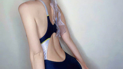 자기 몸 자랑하는 애들